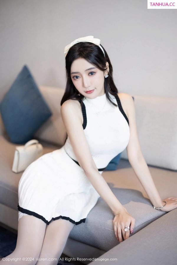 王馨瑶  [XiuRen]高清写真图 2024.04.02 No.8334 王馨瑶yanni 丝袜美腿第19张图片